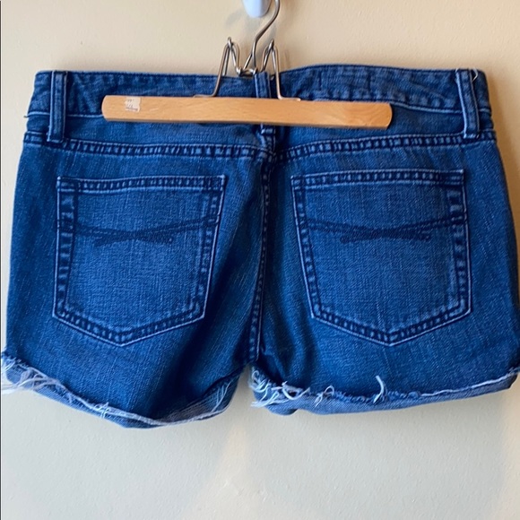 ✨NEW✨GAP 1969 BLUE DENIM SHORTS - Picture 5 of 10